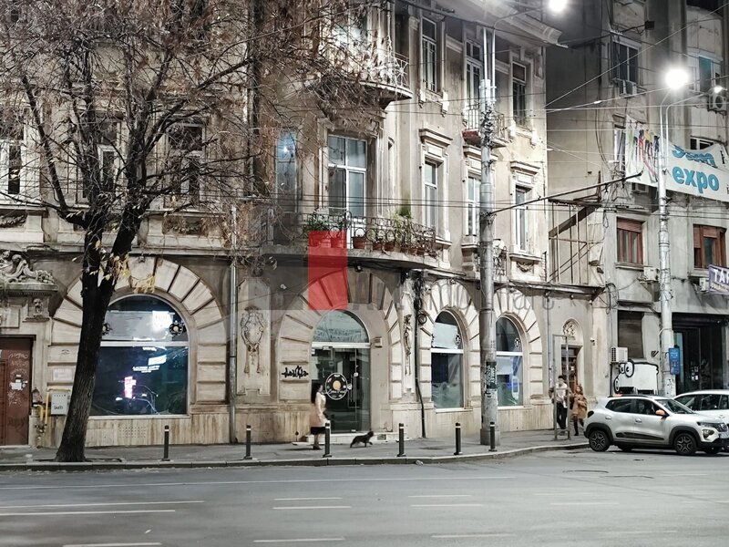 Mosilor, urgent, deschidere dubla, alimentatie publica/ showroom, negociabil